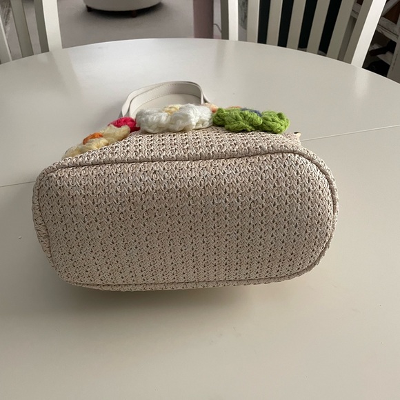 Lulla Collection Raffia Tote With Flowers - Picture 6 of 10